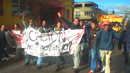 Protesta en año 2005, frente a la Gobernación de Curicó